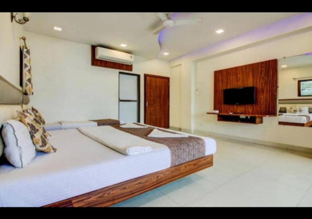 Hotel Golden Palms - Mumbai — Photos 1